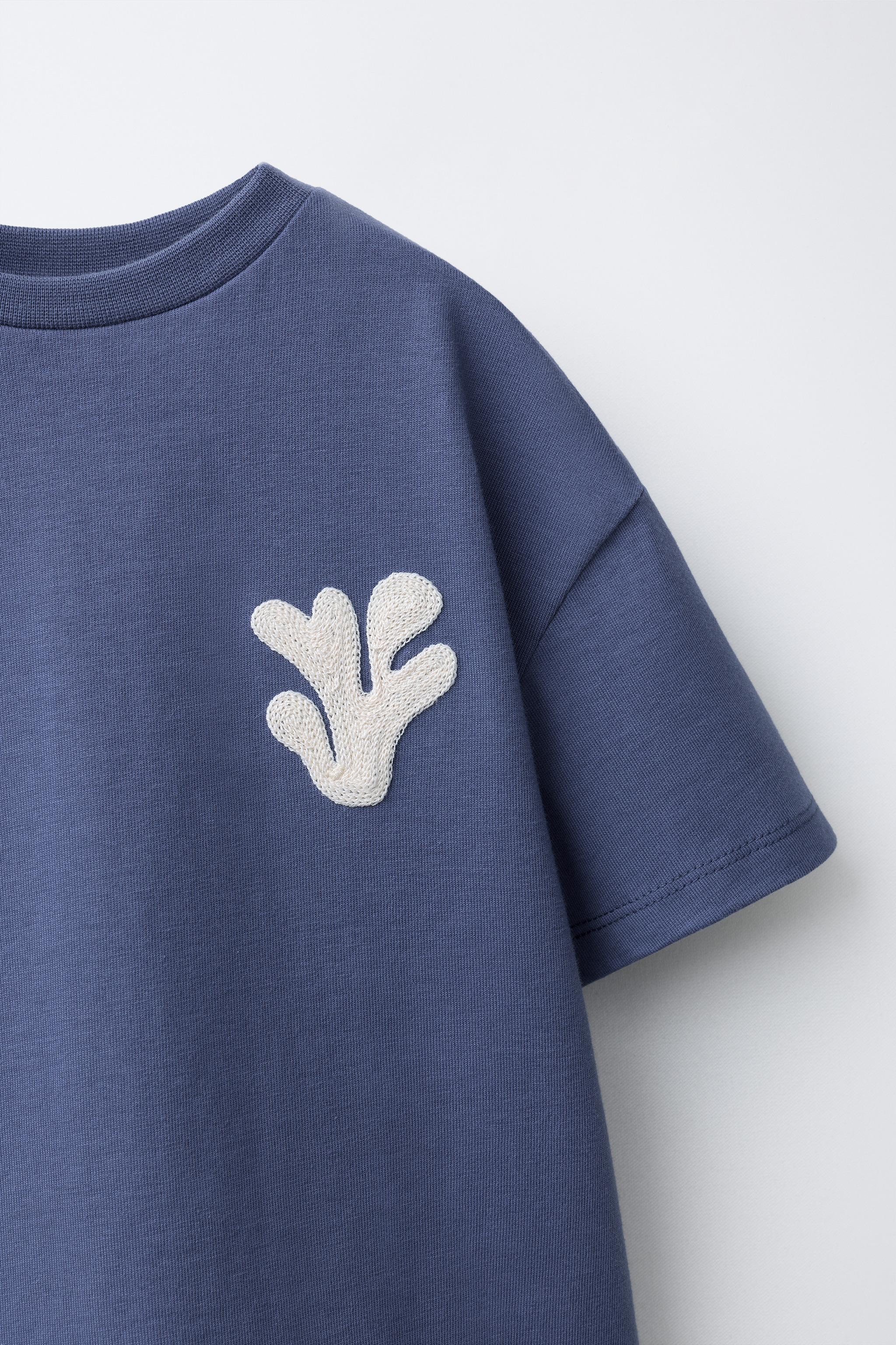 CROCHET APPLIQUÉ T-SHIRT